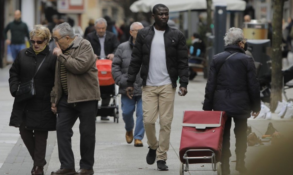GALICIA MANTÉN POBOACIÓN GRAZAS Á INMIGRACIÓN SUDAMÉRICANA E LALÍN Á NORTE AFRICANA